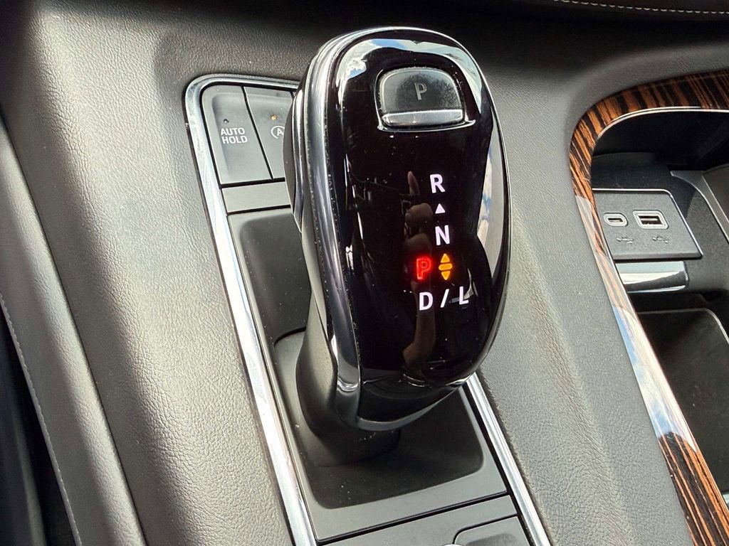 Used 2024 Cadillac Escalade ESV Luxury AWD/4WD image 25