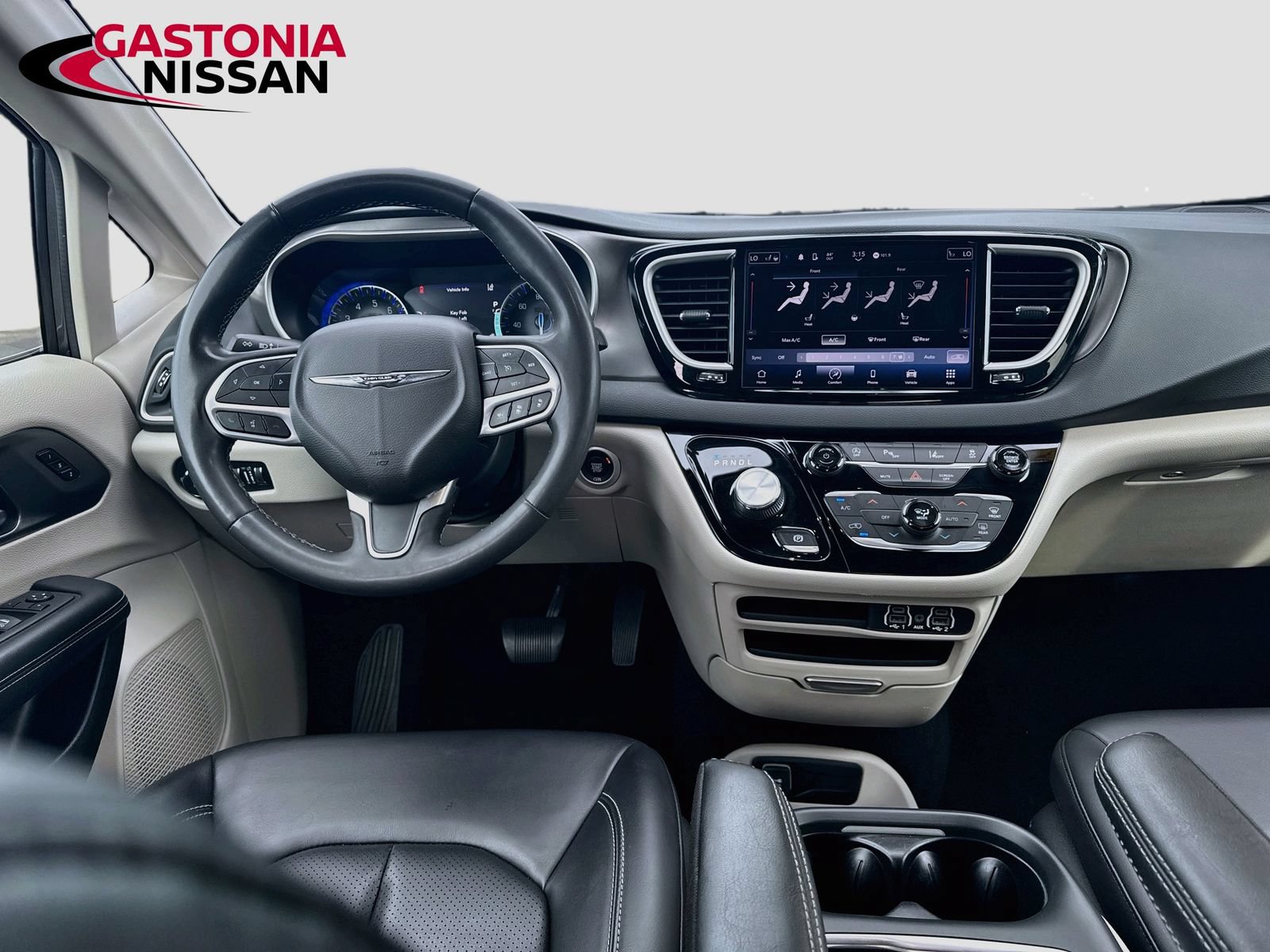 Used 2023 Chrysler Pacifica Touring-L FWD image 27