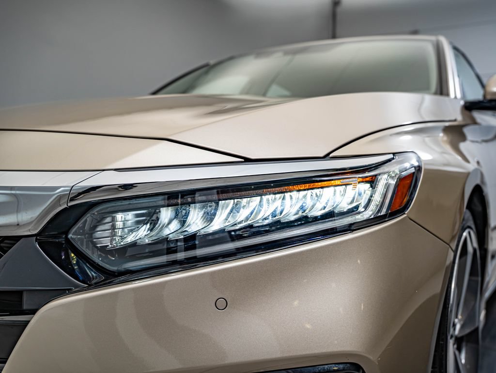 Used 2018 Honda Accord Touring image 13