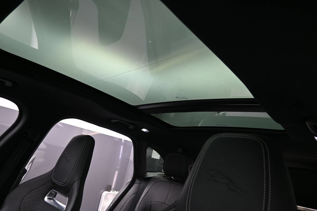 Certified 2024 Jaguar F-PACE R-Dynamic S AWD/4WD image 28