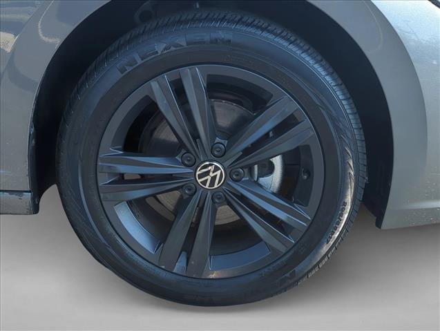 Certified 2024 Volkswagen Jetta SE w/ Panoramic Sunroof Package FWD image 4