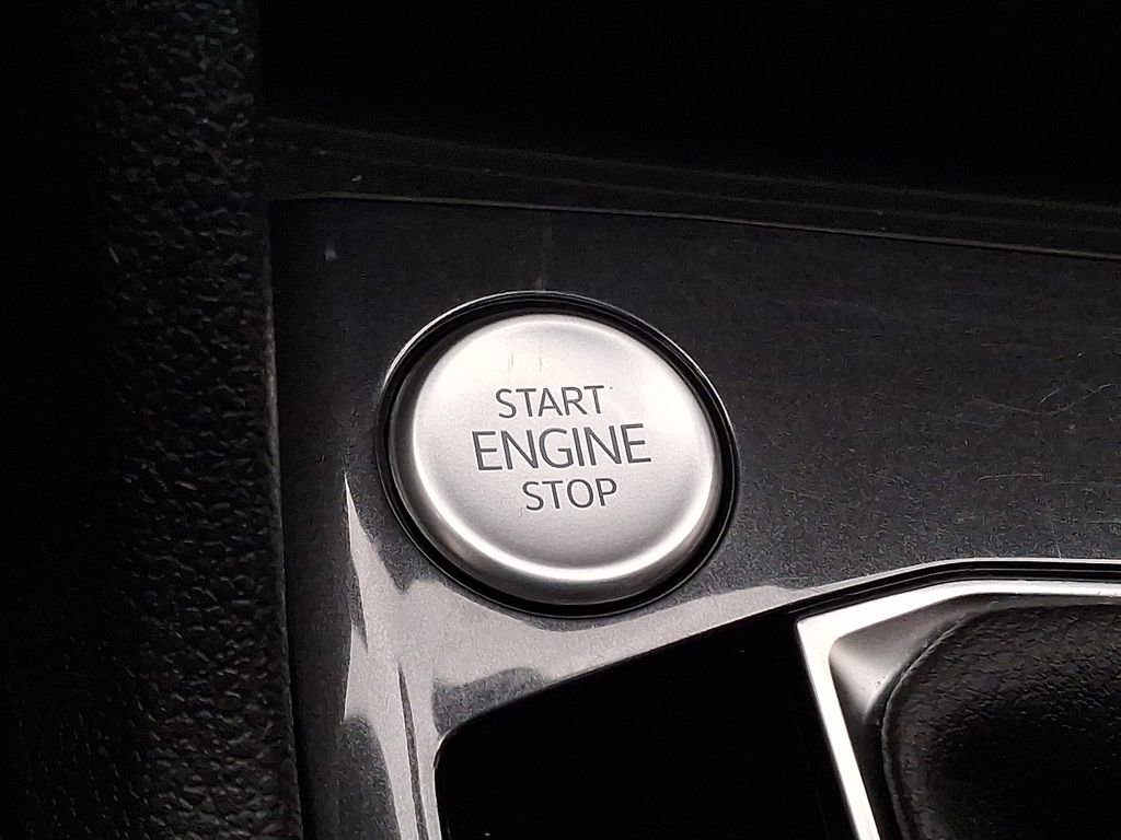 Used 2024 Volkswagen Tiguan SE R-Line AWD/4WD image 23