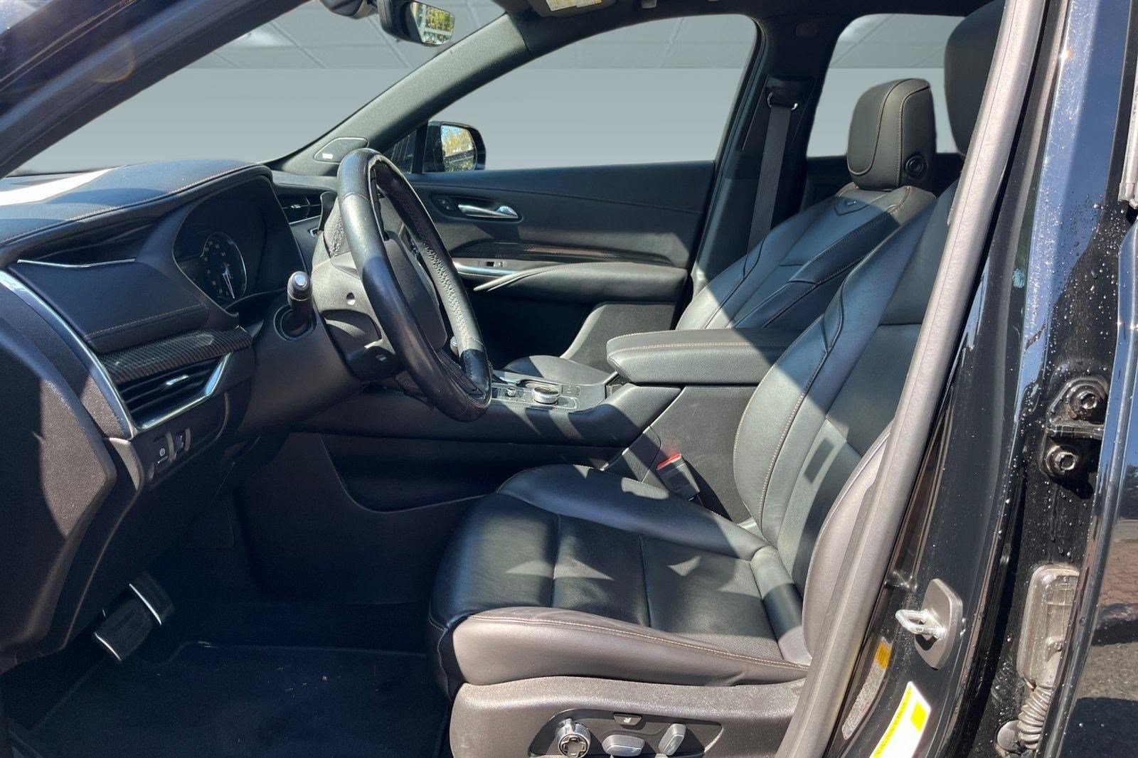 Used 2019 Cadillac XT4 Sport FWD image 3