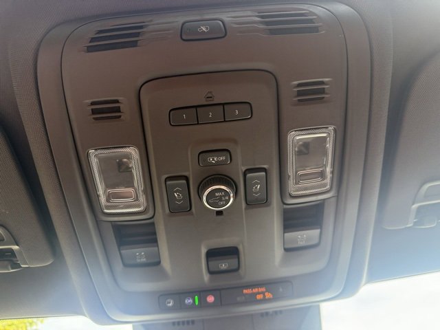 Used 2023 Cadillac Escalade ESV Premium Luxury image 42