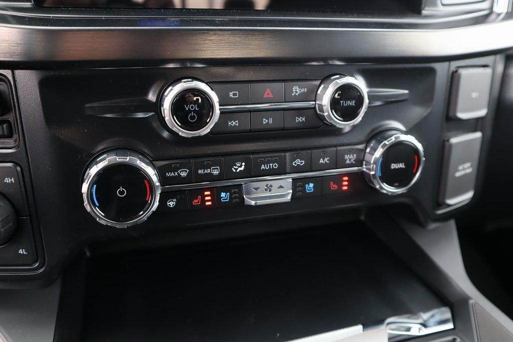 New 2026 Ford F250 Lariat w/ Black Appearance Package image 8