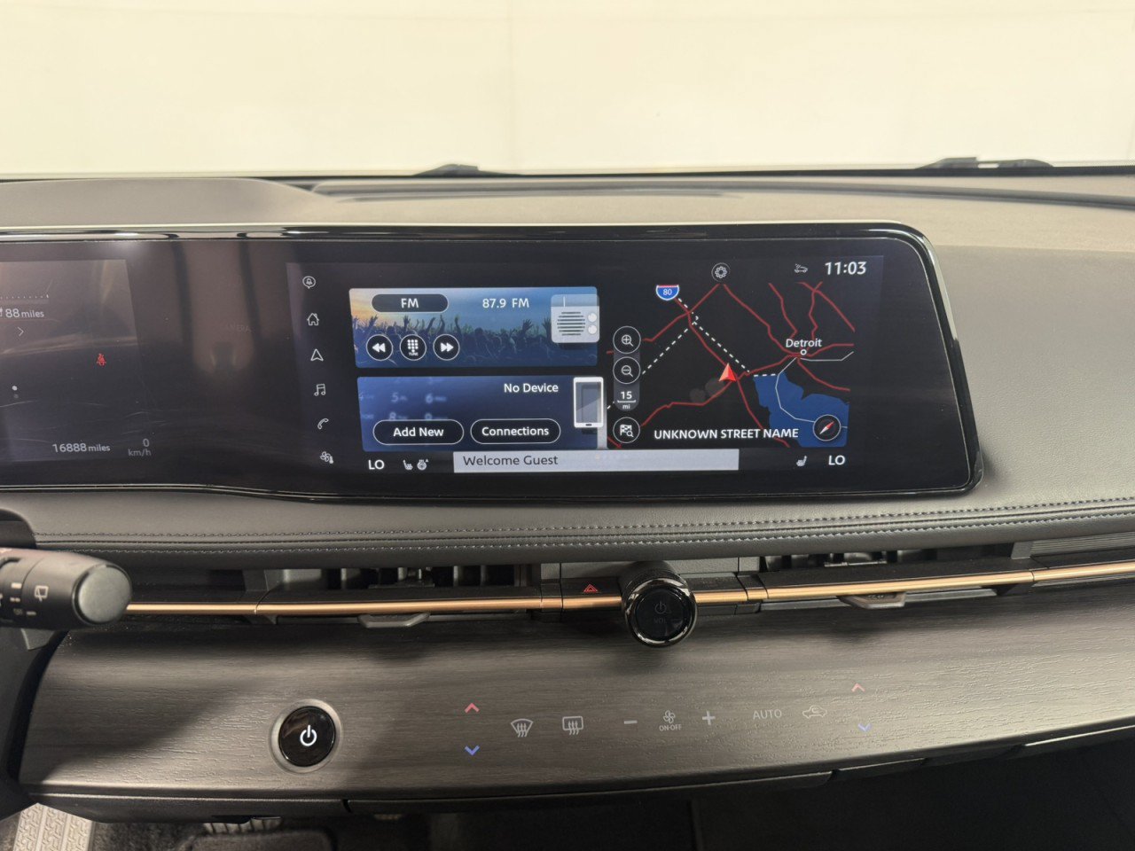 Used 2023 Nissan Ariya FWD image 19