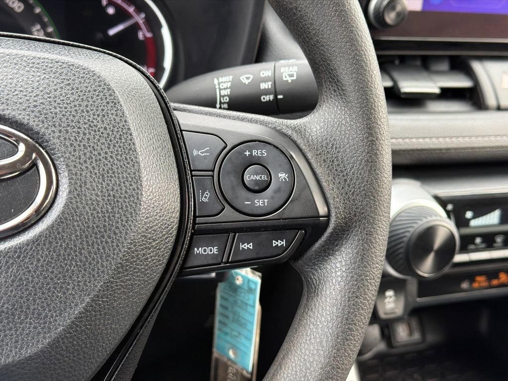 Used 2023 Toyota RAV4 LE image 21