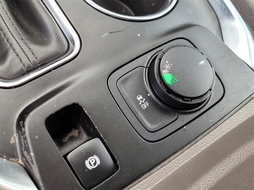 Used 2018 Chevrolet Traverse LT image 24