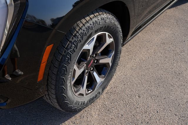 New 2026 GMC Yukon XL AT4 Ultimate w/ LPO, Floor Liner Package image 10