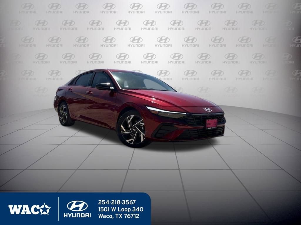 Used 2025 Hyundai Elantra Sport image 3