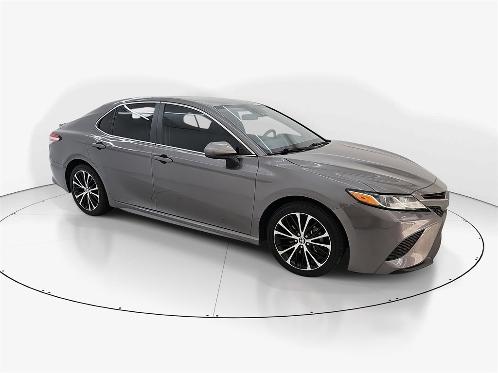 Used 2020 Toyota Camry SE image 4
