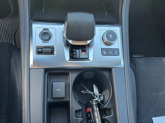 Used 2022 Jaguar F-PACE SVR image 19