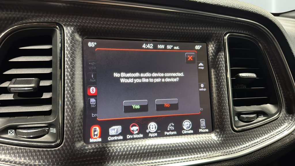 Used 2015 Dodge Challenger SRT Hellcat image 27