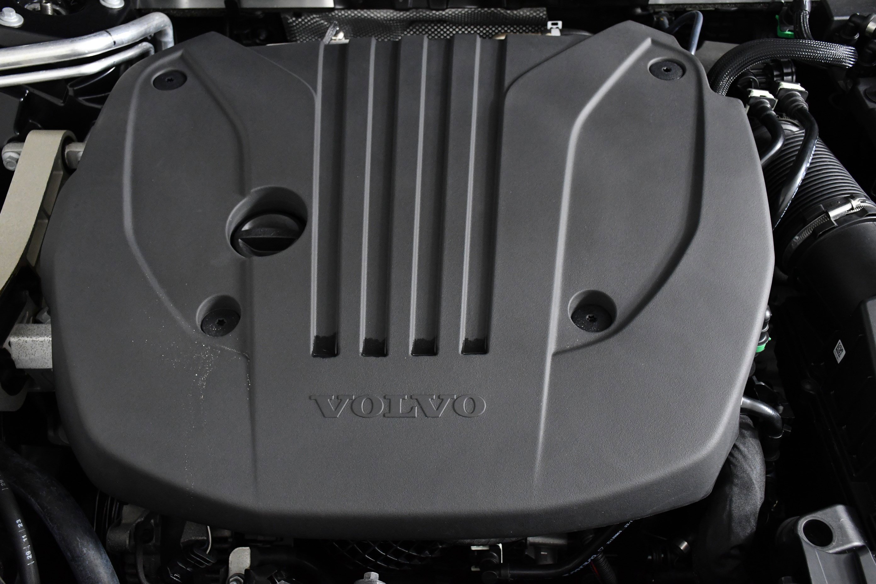 Used 2024 Volvo XC60 B5 Plus image 37