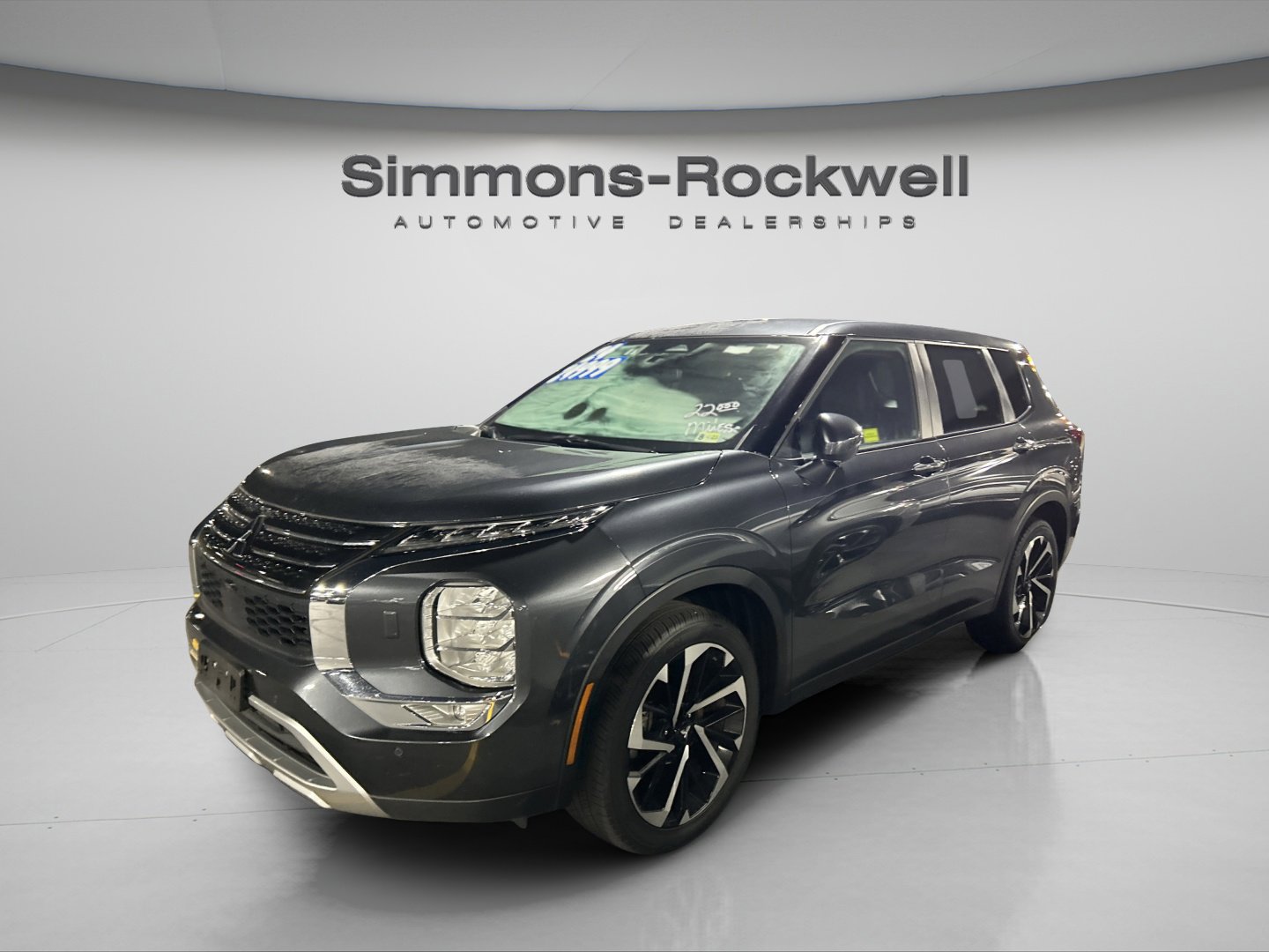 Used 2024 Mitsubishi Outlander SE image 11