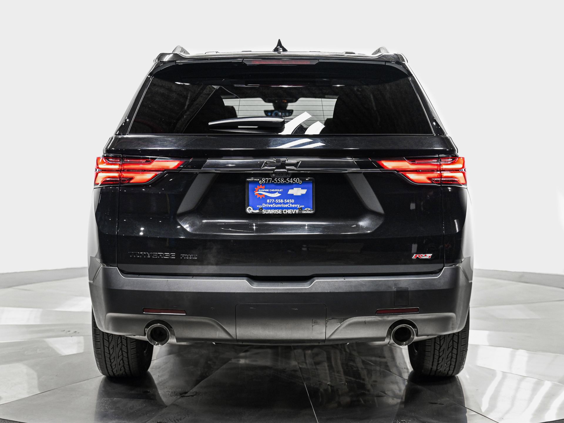 Used 2023 Chevrolet Traverse RS image 6