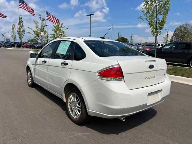 Used 2010 Ford Focus SE FWD image 7
