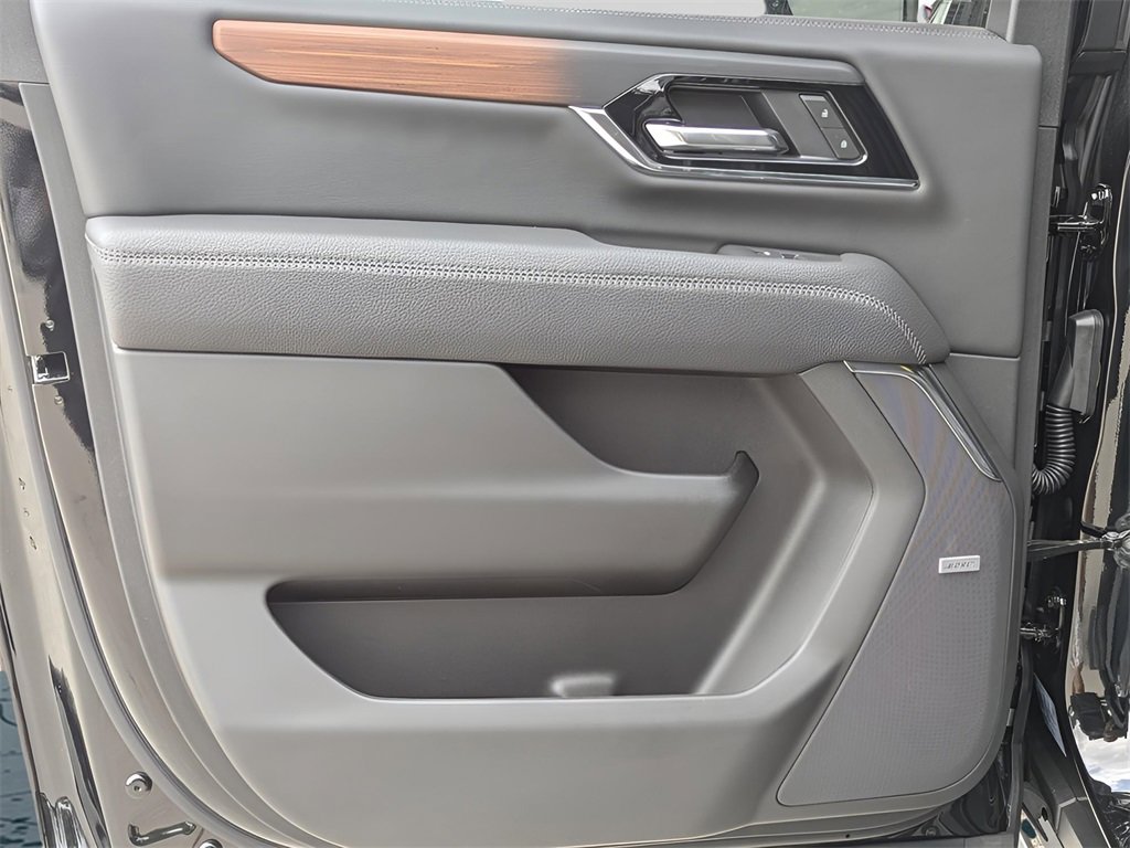 New 2025 GMC Yukon XL Denali w/ Denali Reserve Package image 37