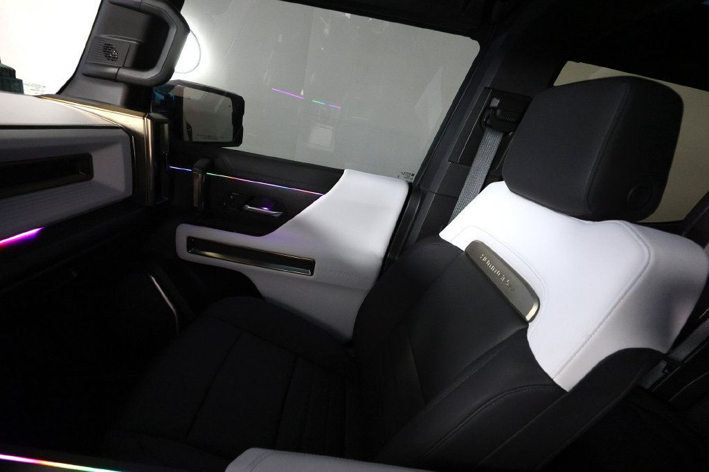 Used 2024 GMC Hummer EV 2X w/ LPO, Illumination Package AWD/4WD image 39