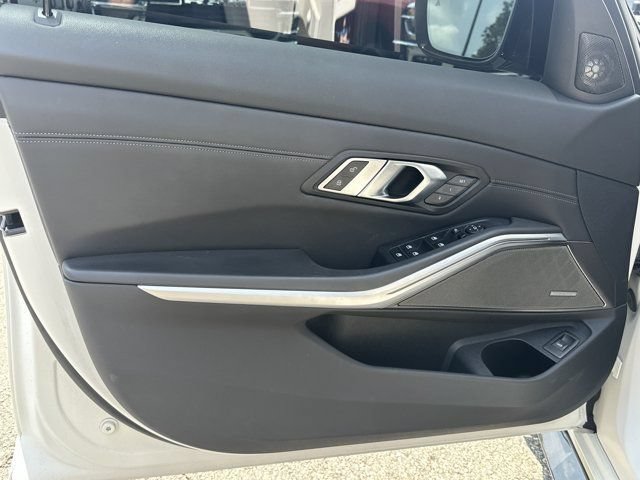 Used 2022 BMW M3 Competition w/ M Carbon Exterior Package AWD/4WD image 11