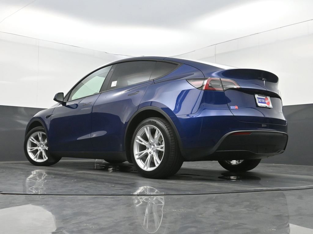 Used 2021 Tesla Model Y Long Range AWD/4WD image 26