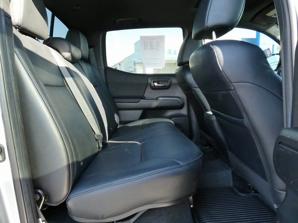 Used 2023 Toyota Tacoma TRD Off-Road w/ TRD Premium Off Road Package AWD/4WD image 20