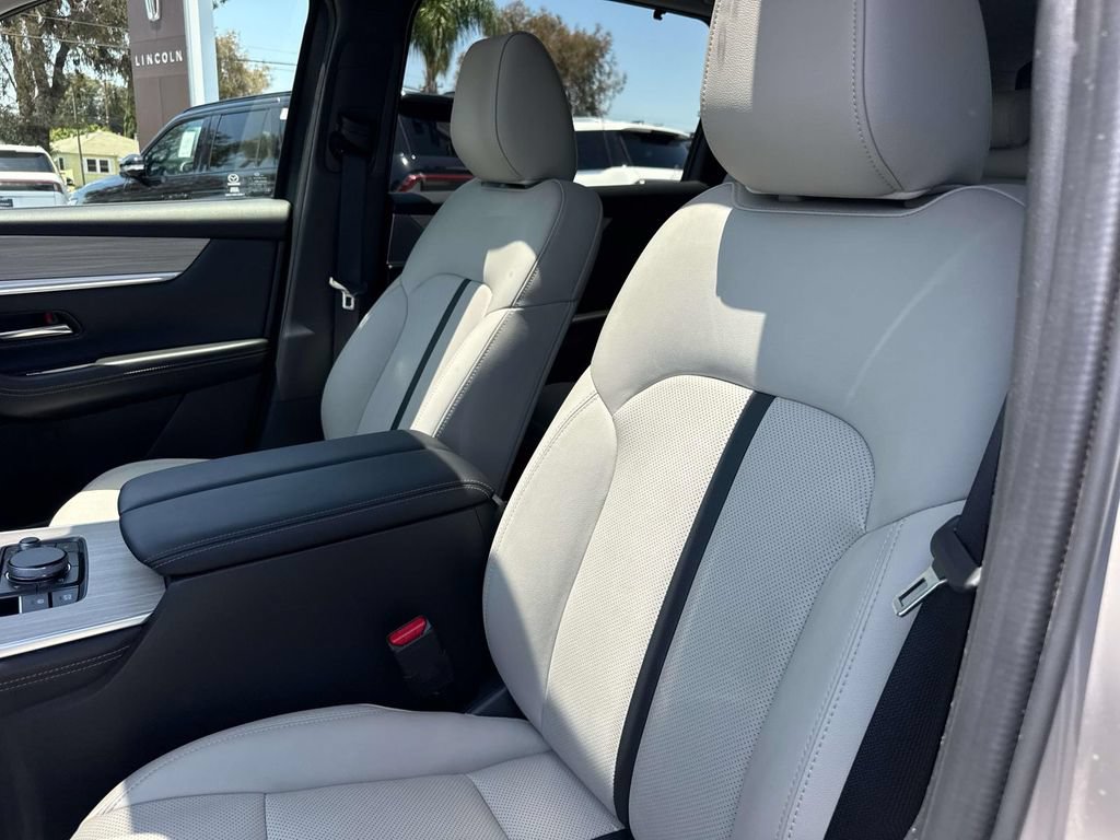 Certified 2025 MAZDA CX-90 3.3 Turbo w/ Preferred Package AWD/4WD image 28