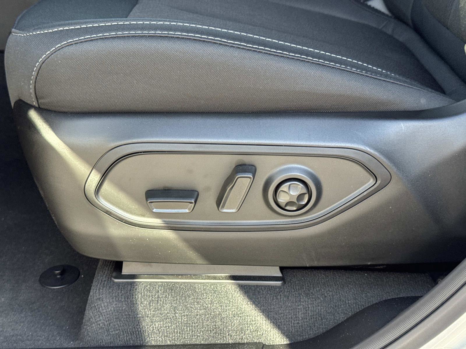 New 2026 Jeep Grand Cherokee L 2WD image 23