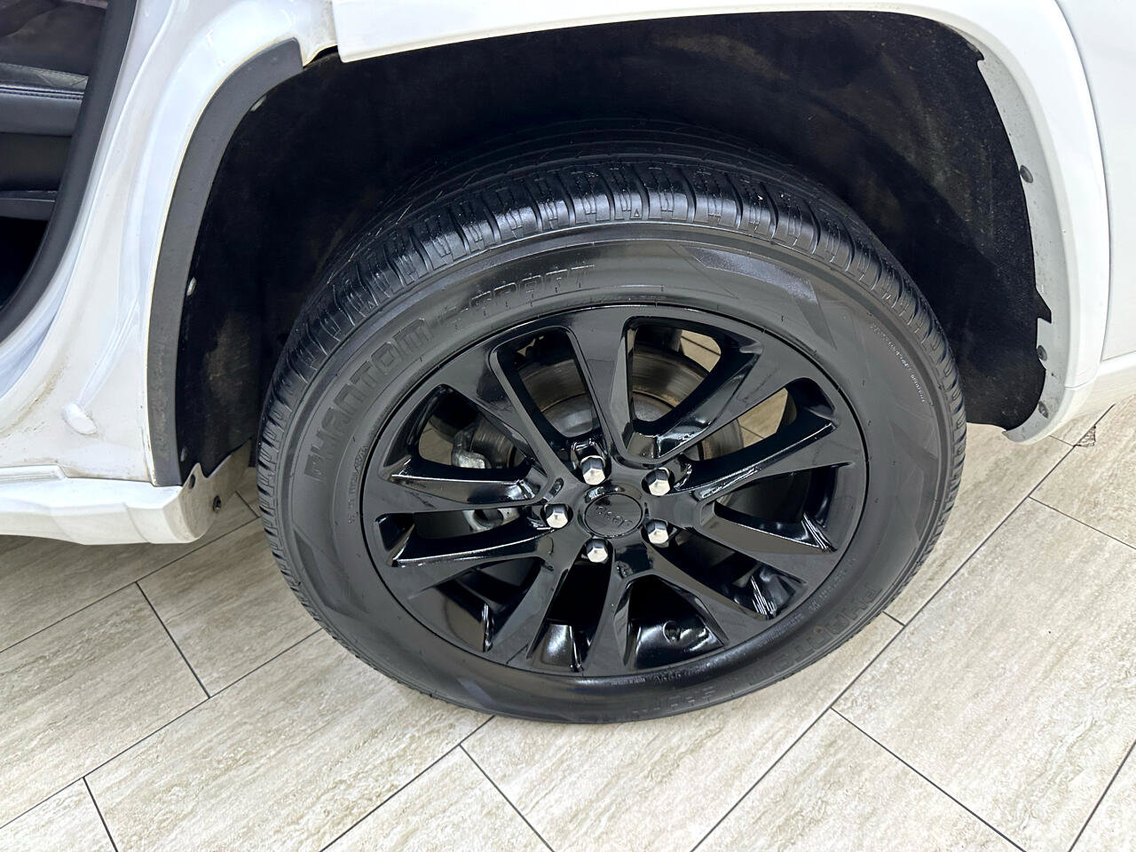 Used 2022 Jeep Grand Cherokee Laredo X image 37