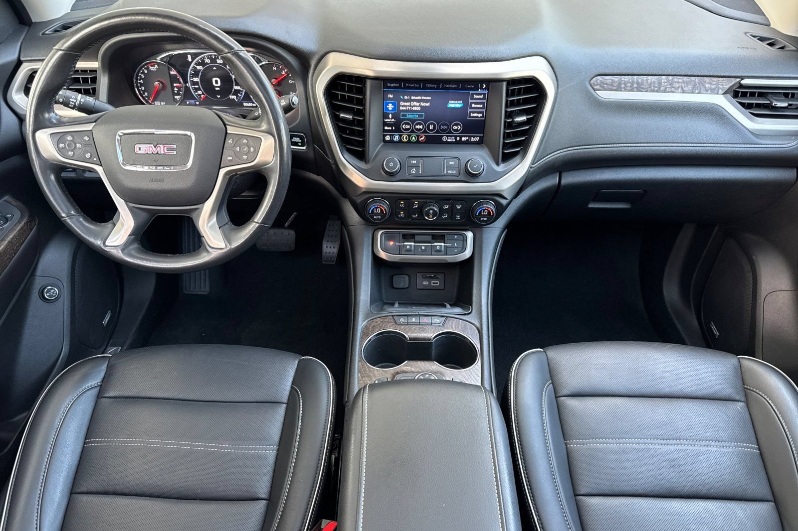 Used 2021 GMC Acadia Denali w/ Denali Ultimate Package AWD/4WD image 14