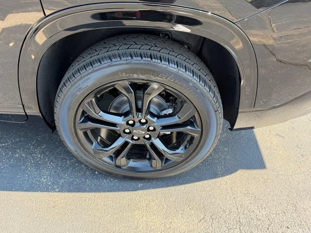 New 2027 Chevrolet Traverse RS w/ LPO, Floor Liner Package FWD image 9