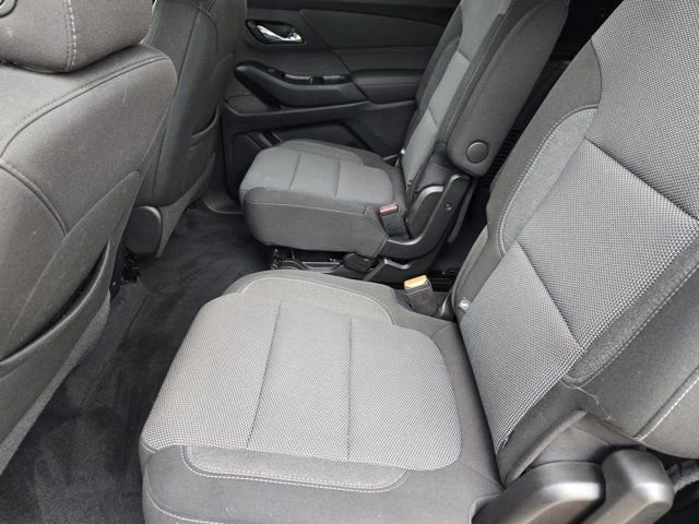 Used 2022 Chevrolet Traverse LT image 31