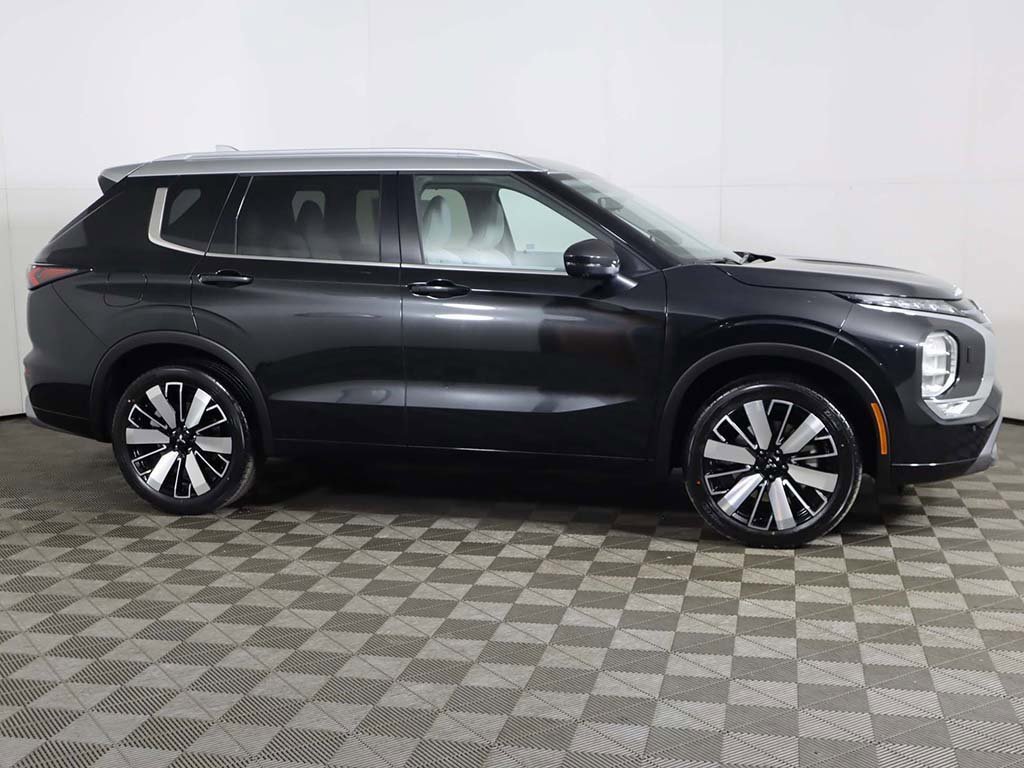 New 2025 Mitsubishi Outlander AWD image 20