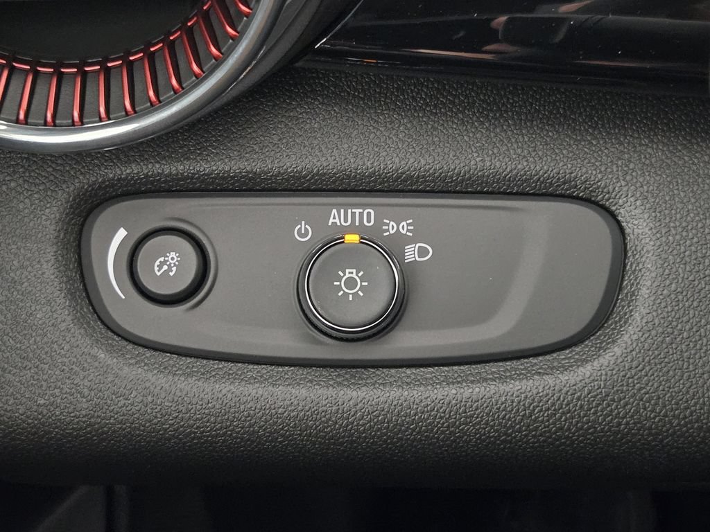 New 2026 Chevrolet Trax RS w/ Sunroof Package FWD image 23