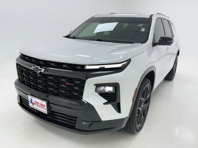 Used 2025 Chevrolet Traverse RS w/ LPO, Floor Liner Package FWD image 4