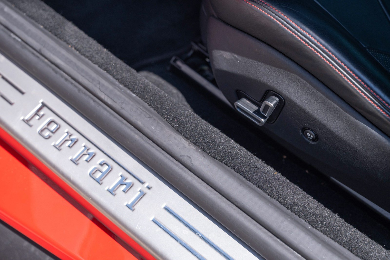 Used 2019 Ferrari Portofino RWD image 35