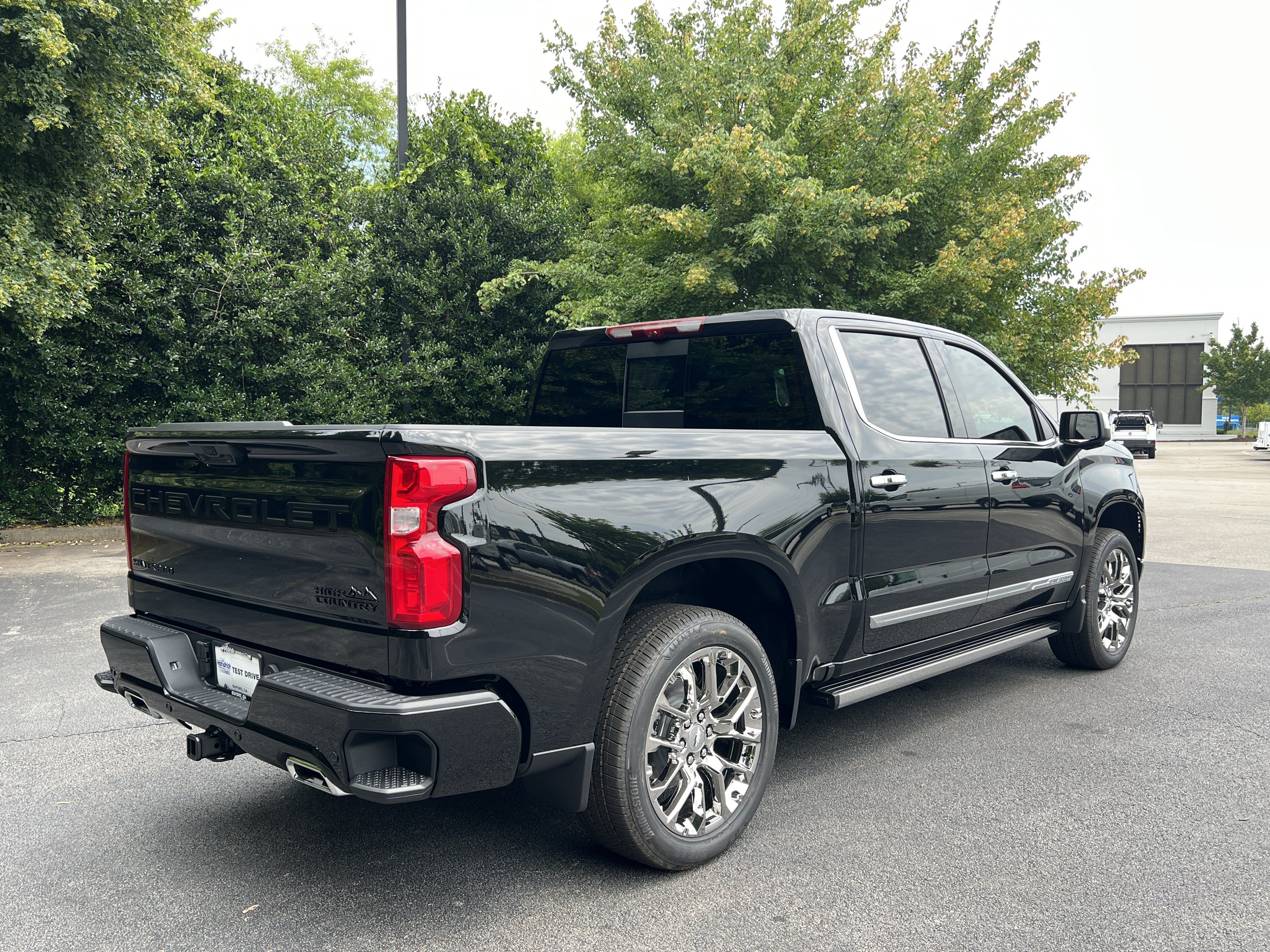 New 2026 Chevrolet Silverado 1500 High Country AWD/4WD image 9