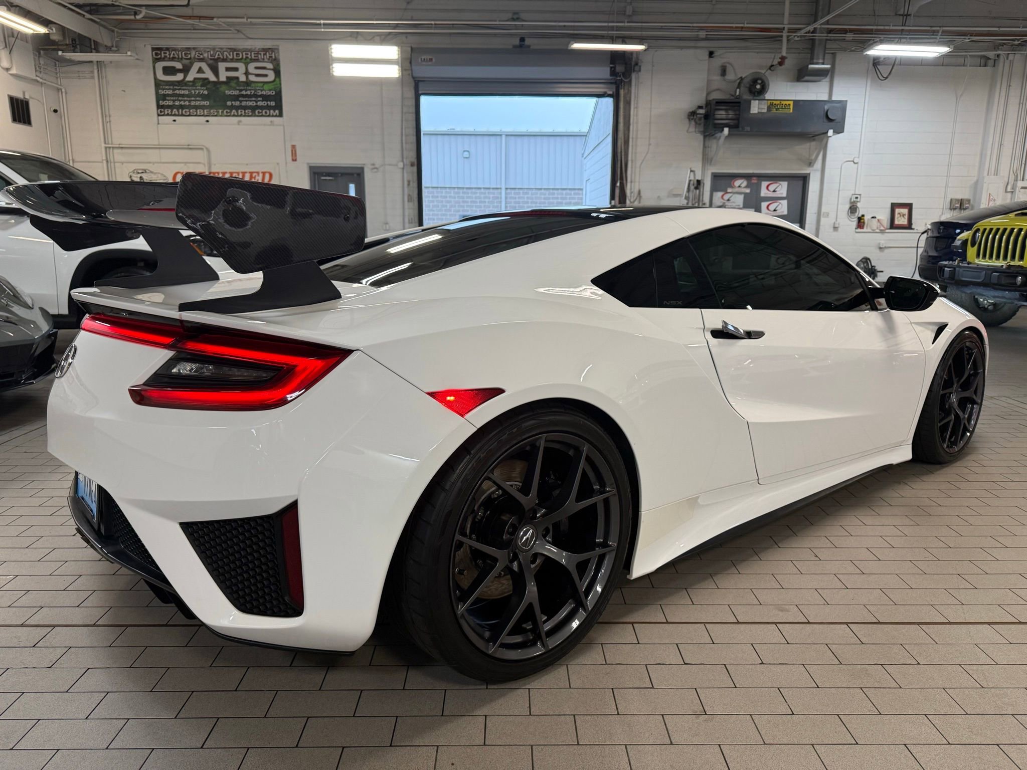 Used 2017 Acura NSX image 6