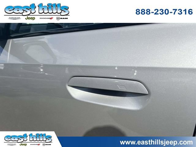 Used 2025 BMW X1 xDrive28i AWD/4WD image 12