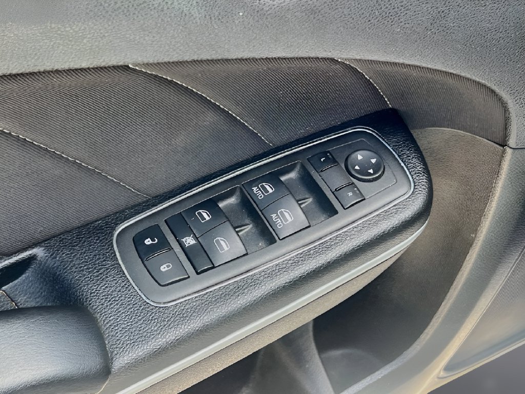 Used 2022 Dodge Charger R/T RWD image 17