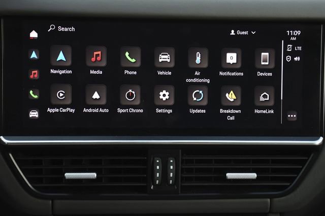 Used 2022 Porsche Cayenne Platinum Edition image 18