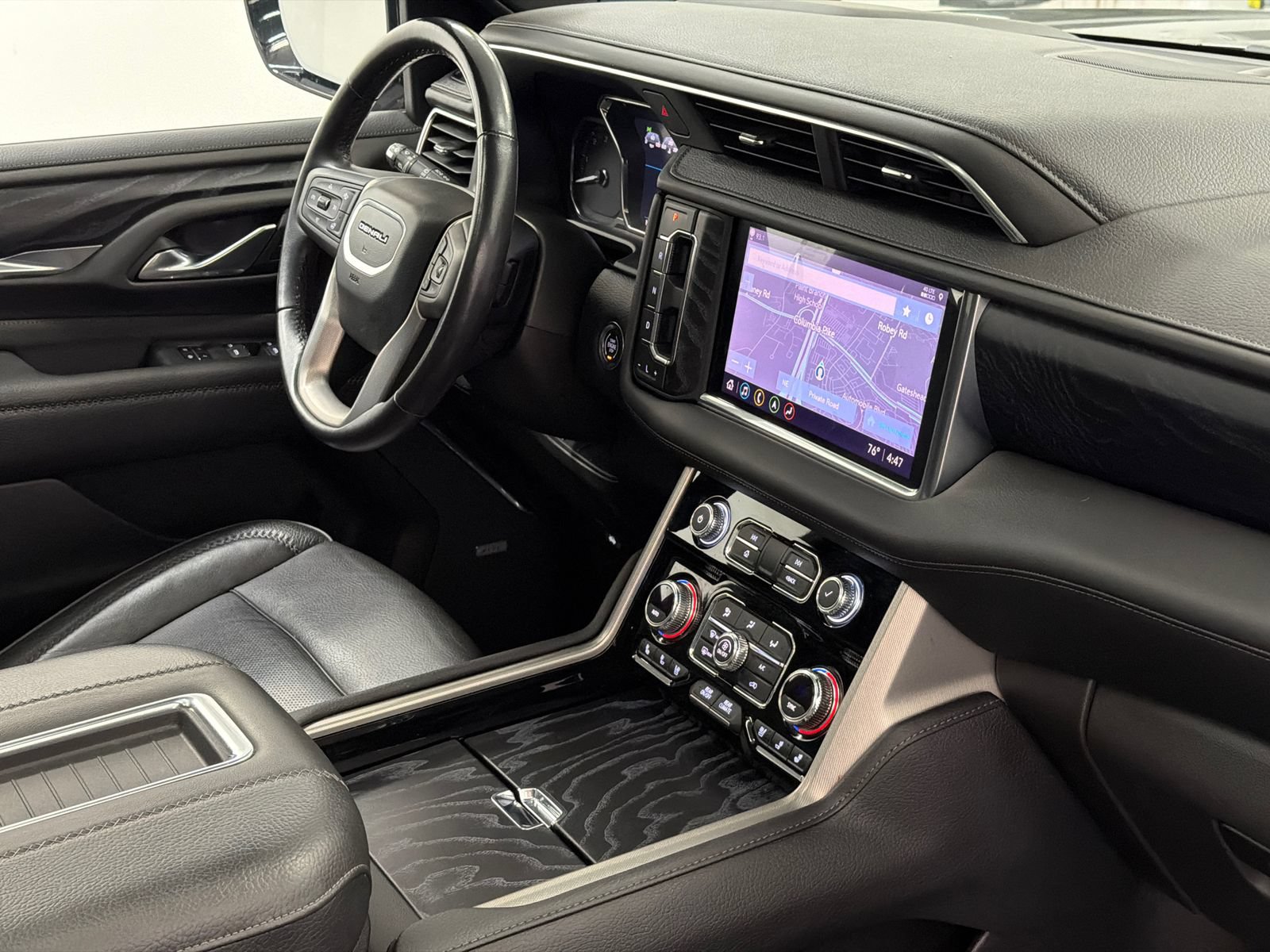 Used 2021 GMC Yukon XL Denali AWD/4WD image 13