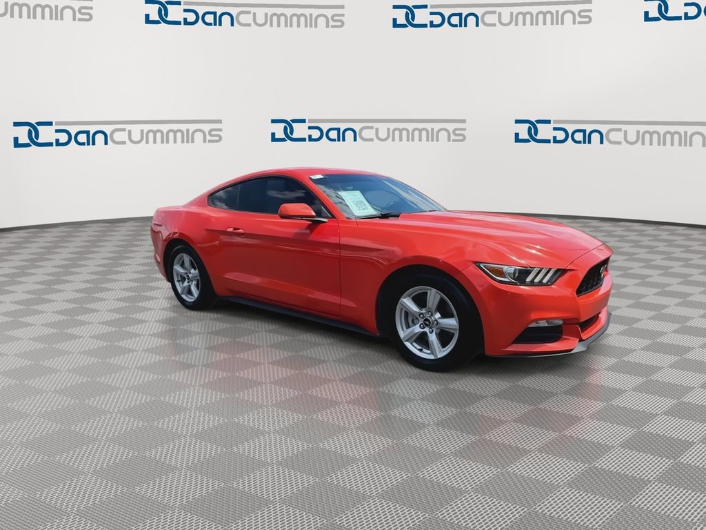Used 2016 Ford Mustang Coupe RWD image 2