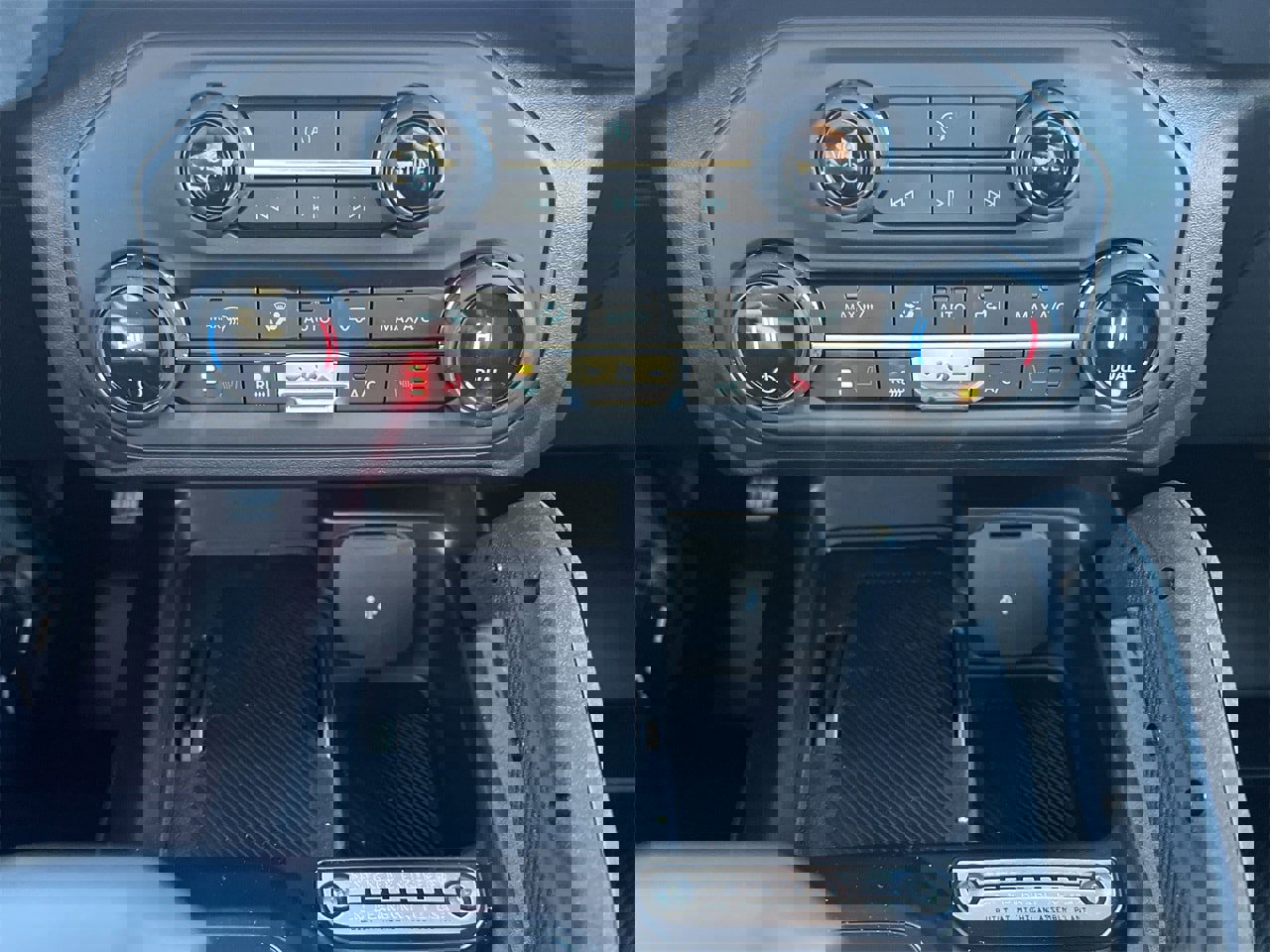 New 2025 Ford Bronco Big Bend w/ Black Diamond Package image 6