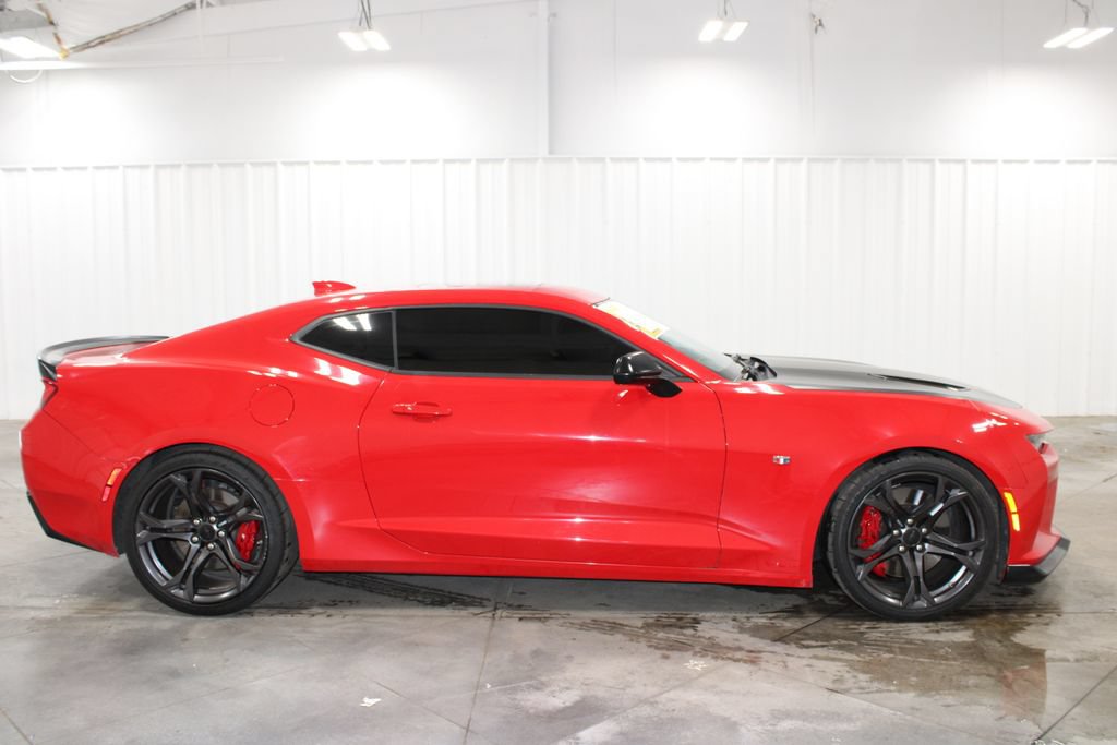 Used 2018 Chevrolet Camaro SS RWD image 11
