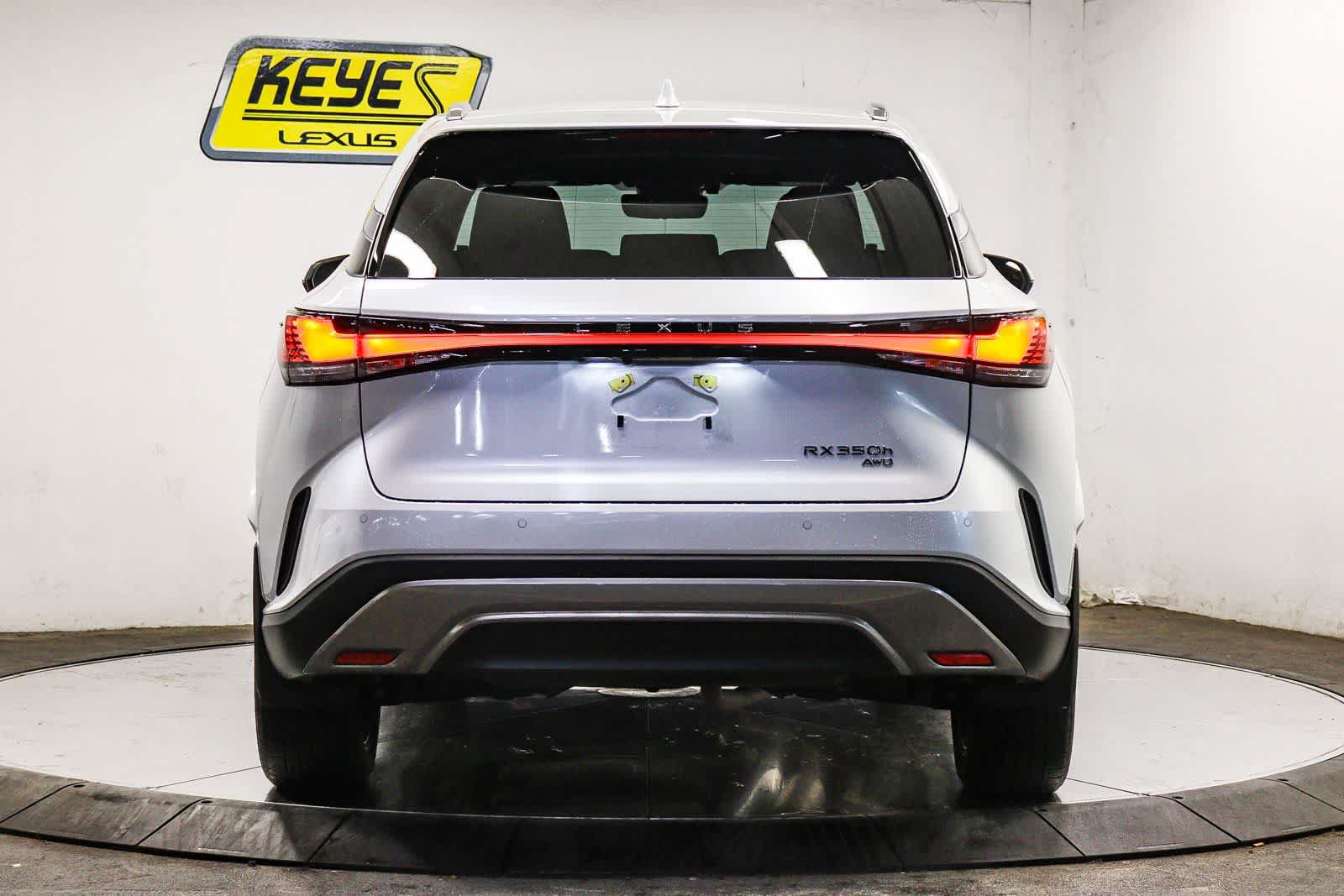 Used 2024 Lexus RX 350h w/ Convenience Package AWD/4WD image 9
