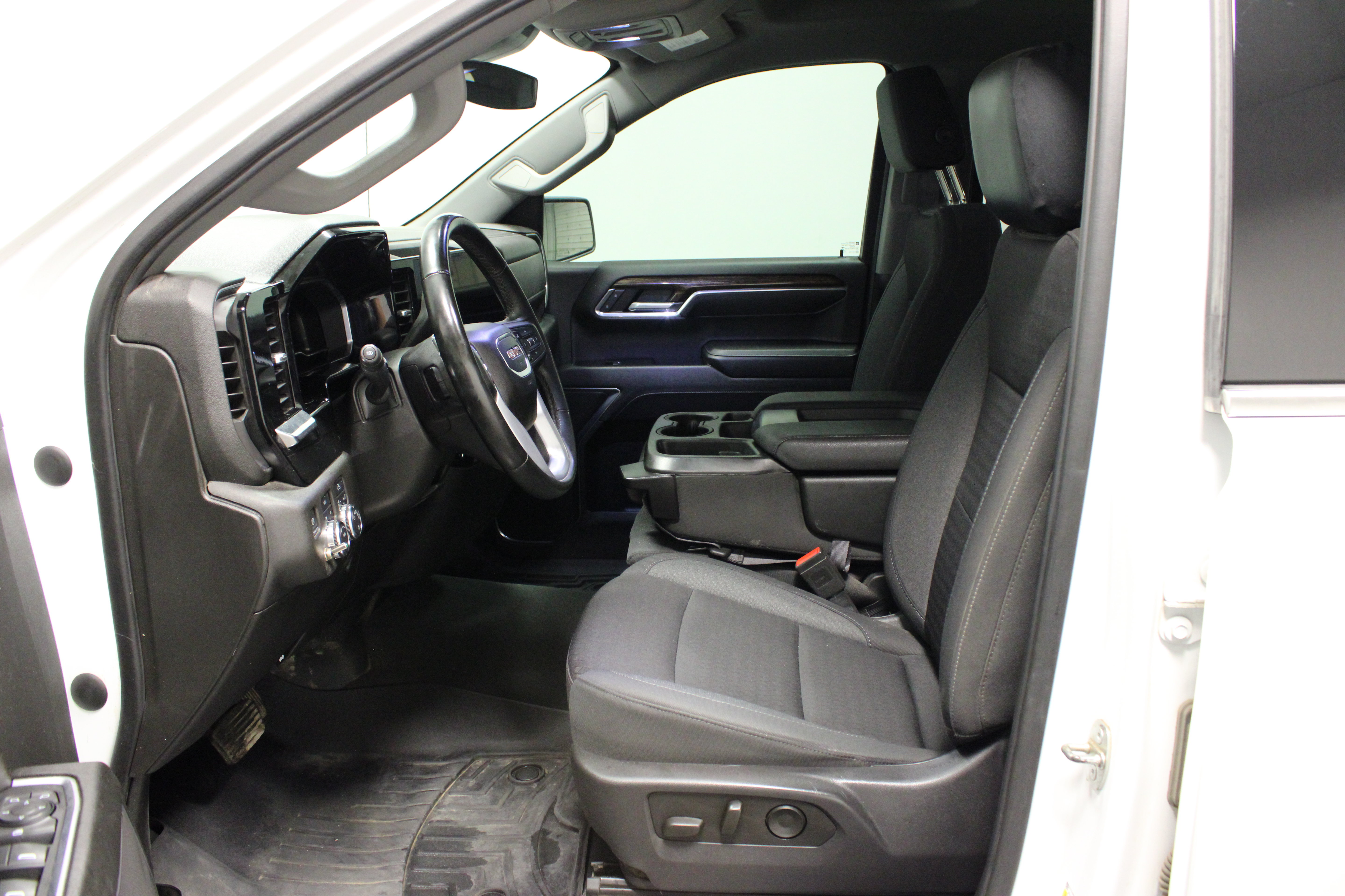 Used 2023 GMC Sierra 1500 SLE w/ Max Trailering Package AWD/4WD image 18