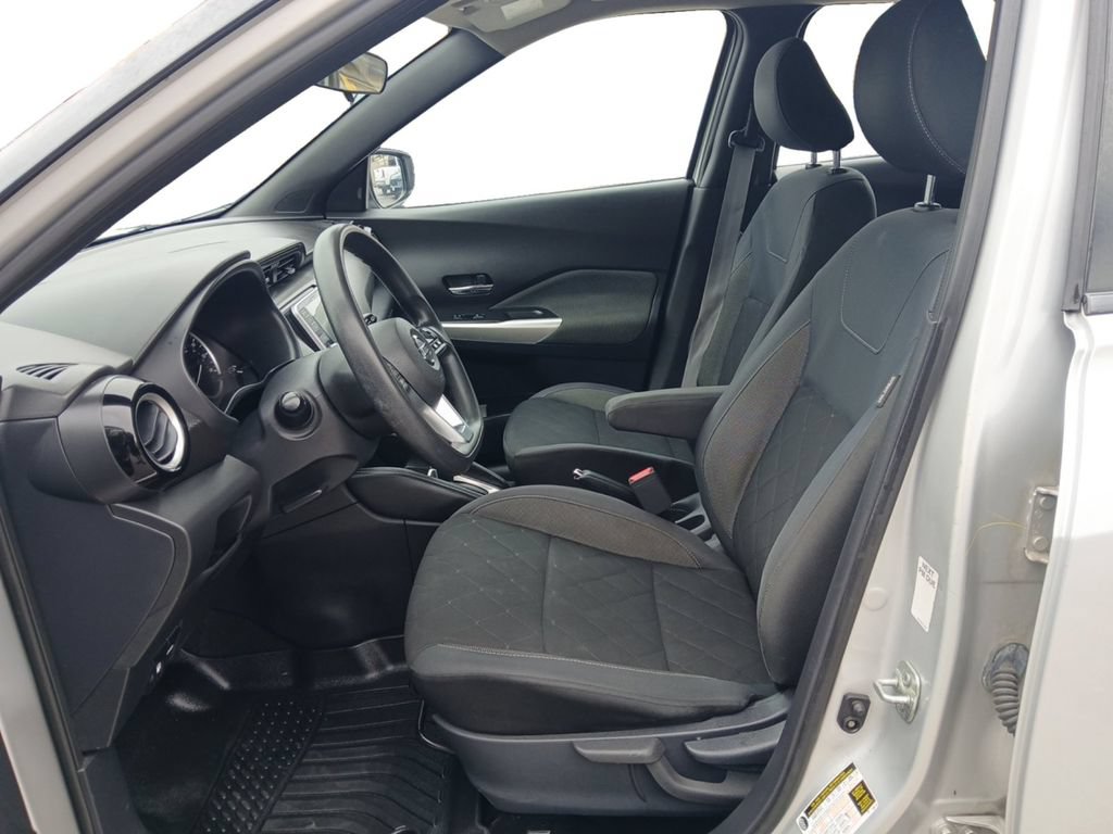 Used 2020 Nissan Kicks SV FWD image 9