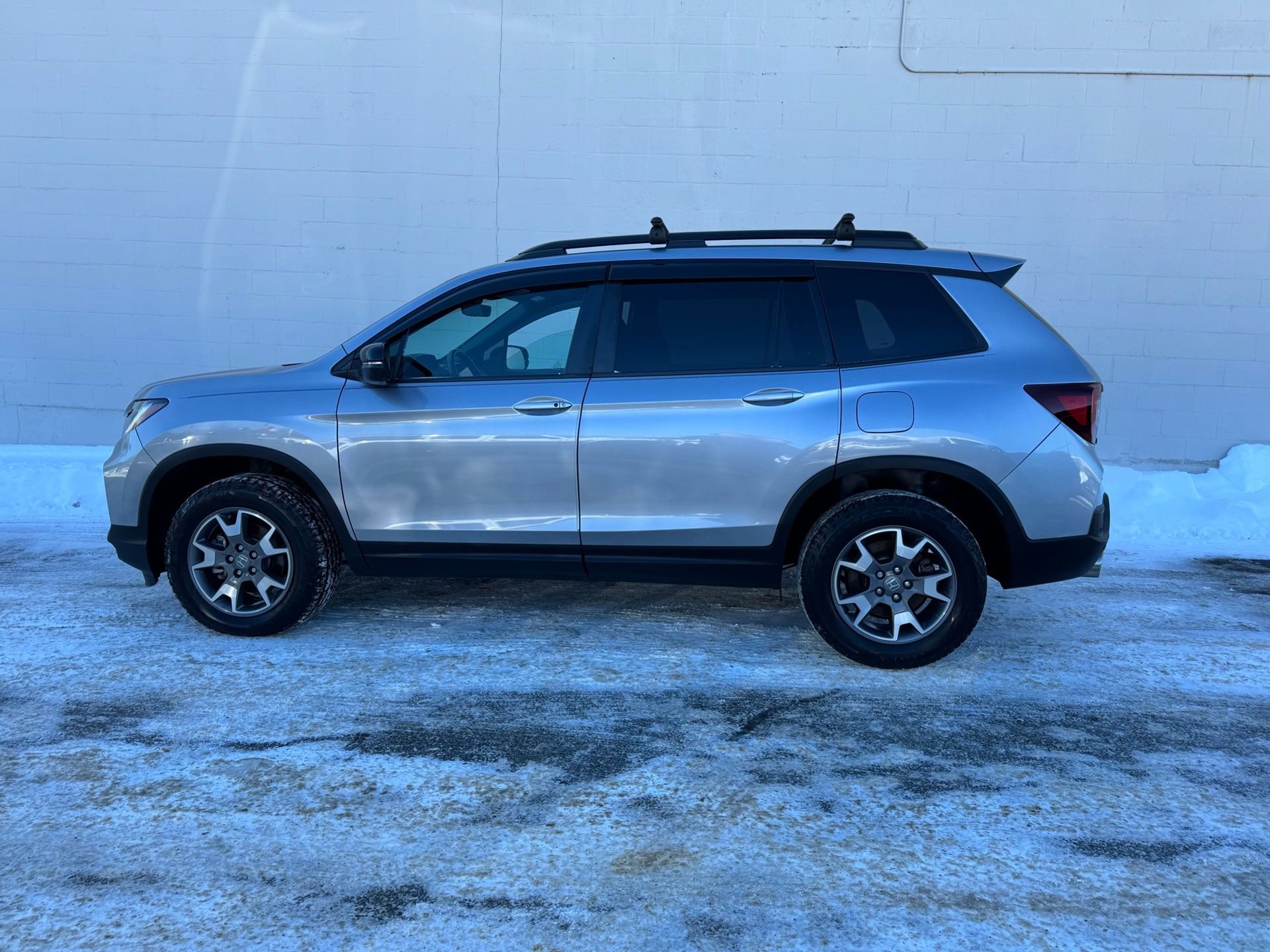 Used 2022 Honda Passport TrailSport image 2