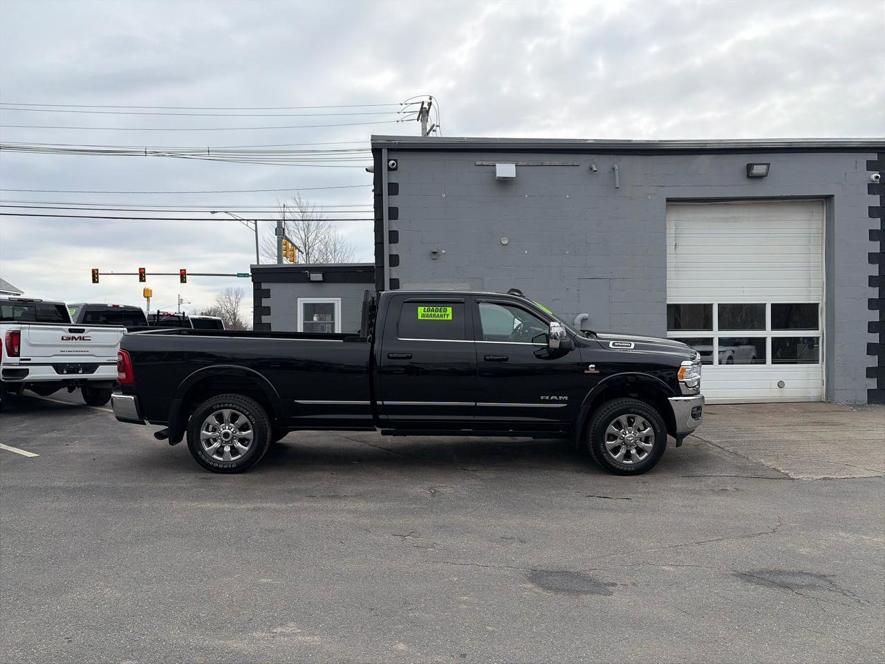 Used 2024 RAM 3500 Limited image 2
